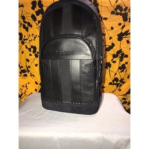 Men’s COACH bag, with baseball stitch .